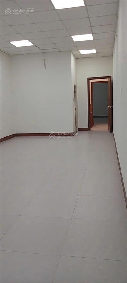 Cho thuê nhà nguyên căn hẻm xe tải đường đồng đen, tân bình, 4mx18m, 1 lầu, giá 17 triệu