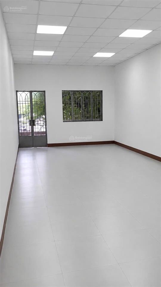 Cho thuê nhà nguyên căn hẻm xe tải đường đồng đen, tân bình, 4mx18m, 1 lầu, giá 17 triệu