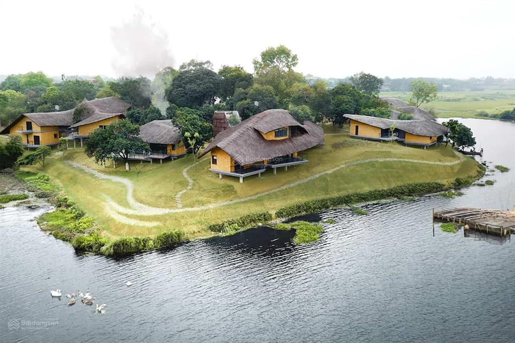 Bán gấp lô góc 100m full thổ trục chính đường nhựa cổ đông cạnh khu công nghệ cao hoà lạc.