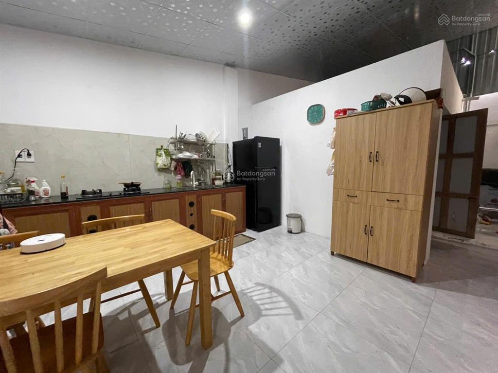 Bán gấp nr 125m2 tại bến trễ, 3,2 tỷ, 2pn, 1wc, mặt tiền 5m