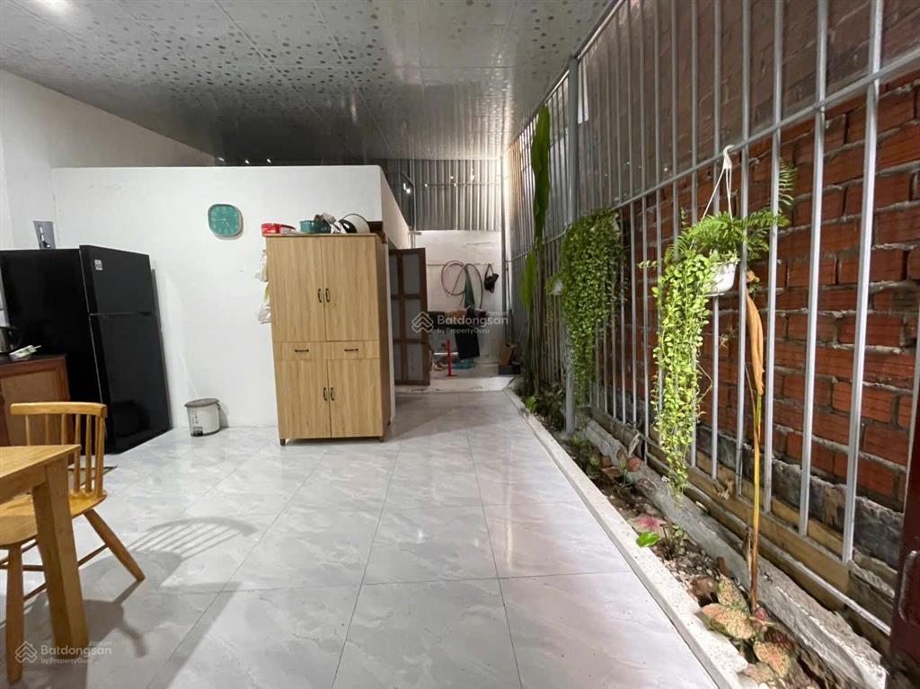 Bán gấp nr 125m2 tại bến trễ, 3,2 tỷ, 2pn, 1wc, mặt tiền 5m