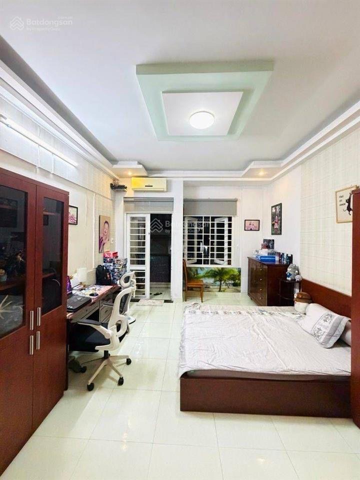 Mặt tiền hẻm xe tải thông  phạm văn bạch  4m x 18m x 4 tầng  nhỉnh 8 tỷ