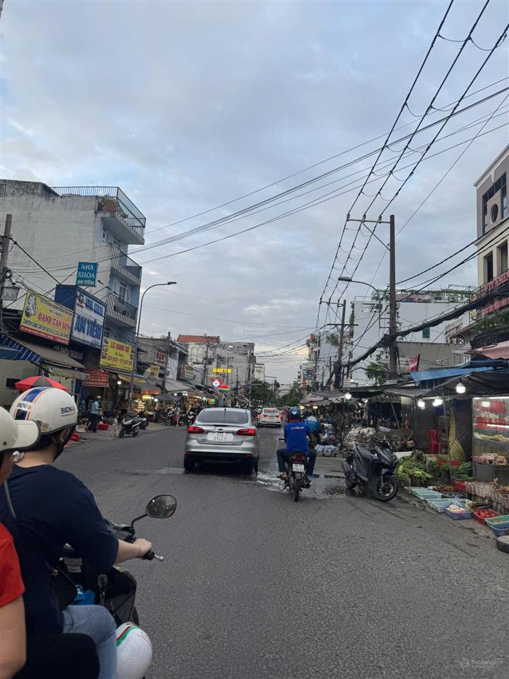 Mặt tiền nguyễn duy cung gv  4m x 18m  có dòng tiền  7 tỷ nhỉnh