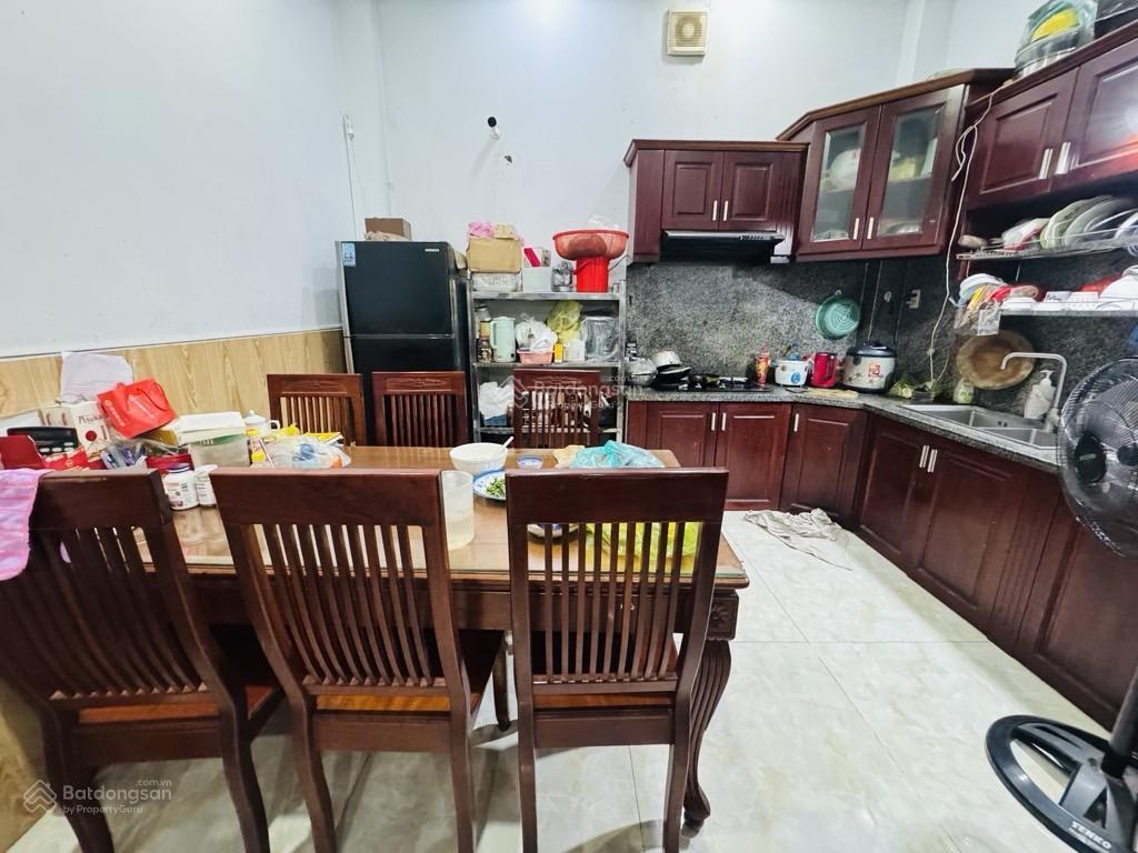 Nguyễn văn khối  hẻm xe hơi  4m x 15m , 3 tầng  chính chủ ở  nhỉnh 6 tỷ