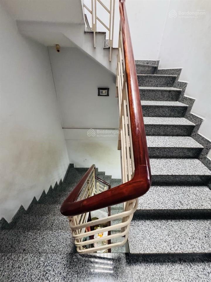 Nguyễn văn khối  hẻm xe hơi  4m x 15m , 3 tầng  chính chủ ở  nhỉnh 6 tỷ