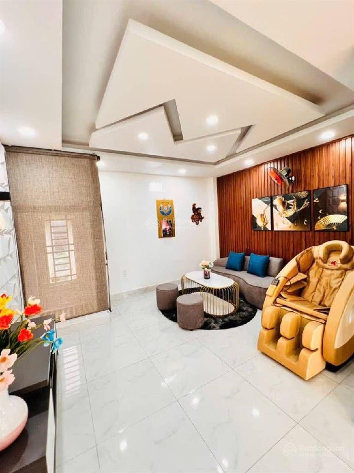 Mặt tiền khu làng hoa  4 x 17  5 tầng  full nội thất  chủ ngộp bán