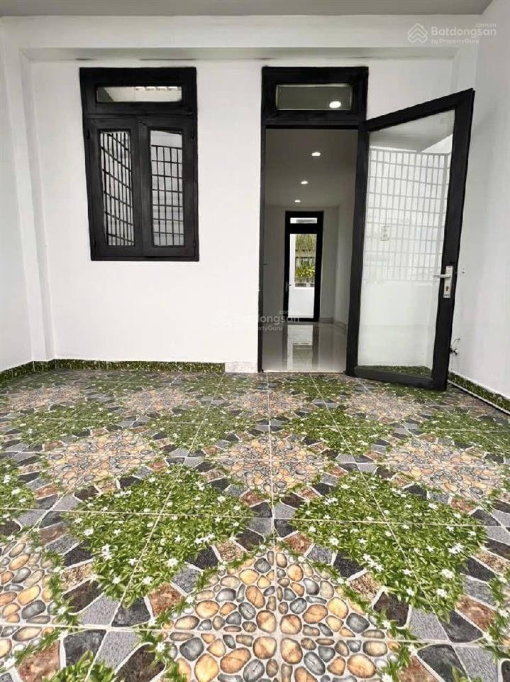 Mặt tiền khu làng hoa  4 x 17  5 tầng  full nội thất  chủ ngộp bán