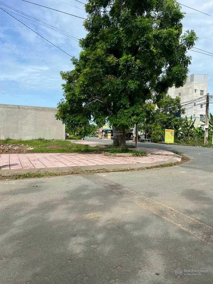 Chính chủ cần bán gấp lô góc ngay đường 26a xã đức hòa long an, dt 12x12m giá 17tr5/m2 shr cc ngay