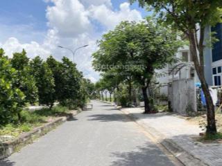 Bán đất ngay mặt tiền đường 823 xã đức hòa đông  giá 1ty8  dt 90m2 shr sang tên công chứng ngay
