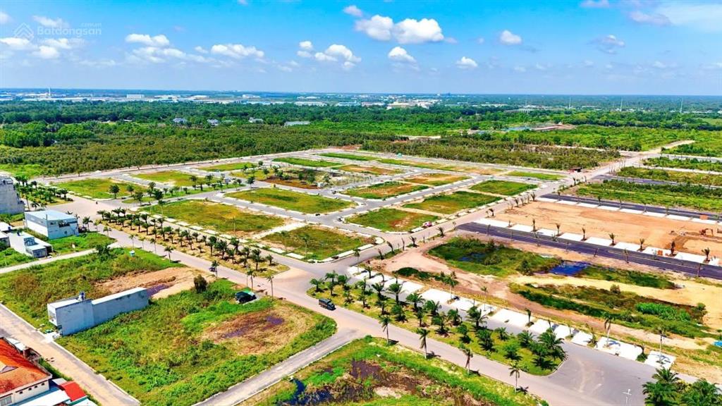 Thanh toán 95% nhận ngay nền 120m2 giá 2tỷ8, shr ngay mt 824 khu đô thị cao cấp e  city tân đức