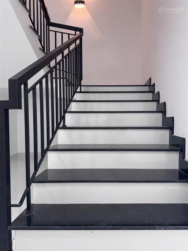 Chính chủ cần bán gấp căn nhà ngay mt đường 14a xã đức hòa tây ninh giá 5ty8 tl mạnh dt 125m2 shr