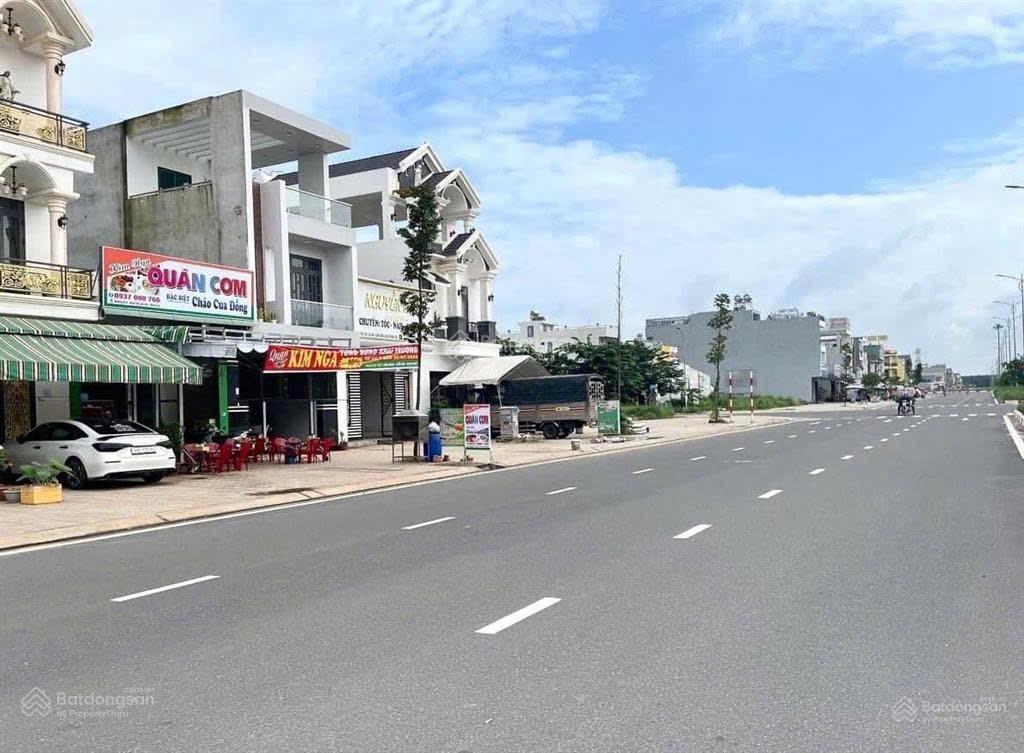 Duy nhất 1 lô đất 80m2 ngay trục dt768 cách chợ tđc 50m , kế trường học giá 1t750