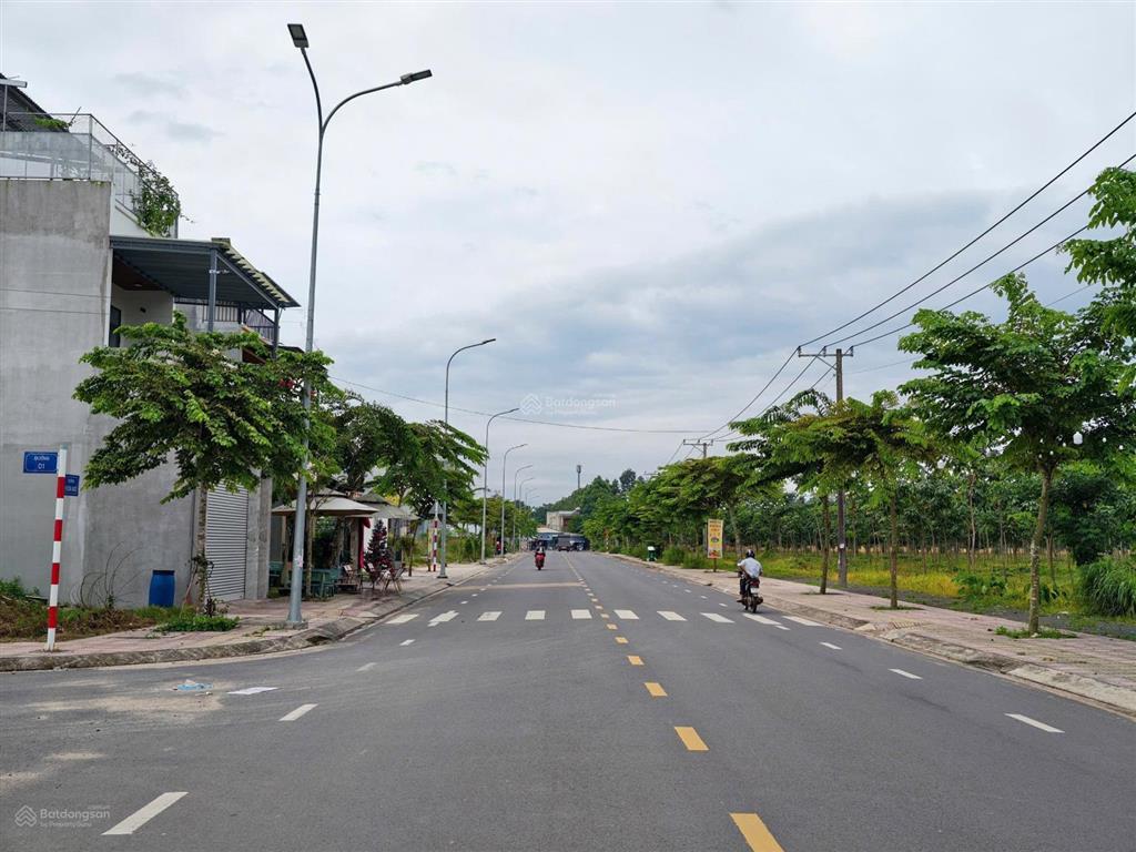 Bán gấp nền đất 95m ngay mtđ lê duẩn đối diện sân golf đn, dân cư đông đúc, giá 1 tỷ 7