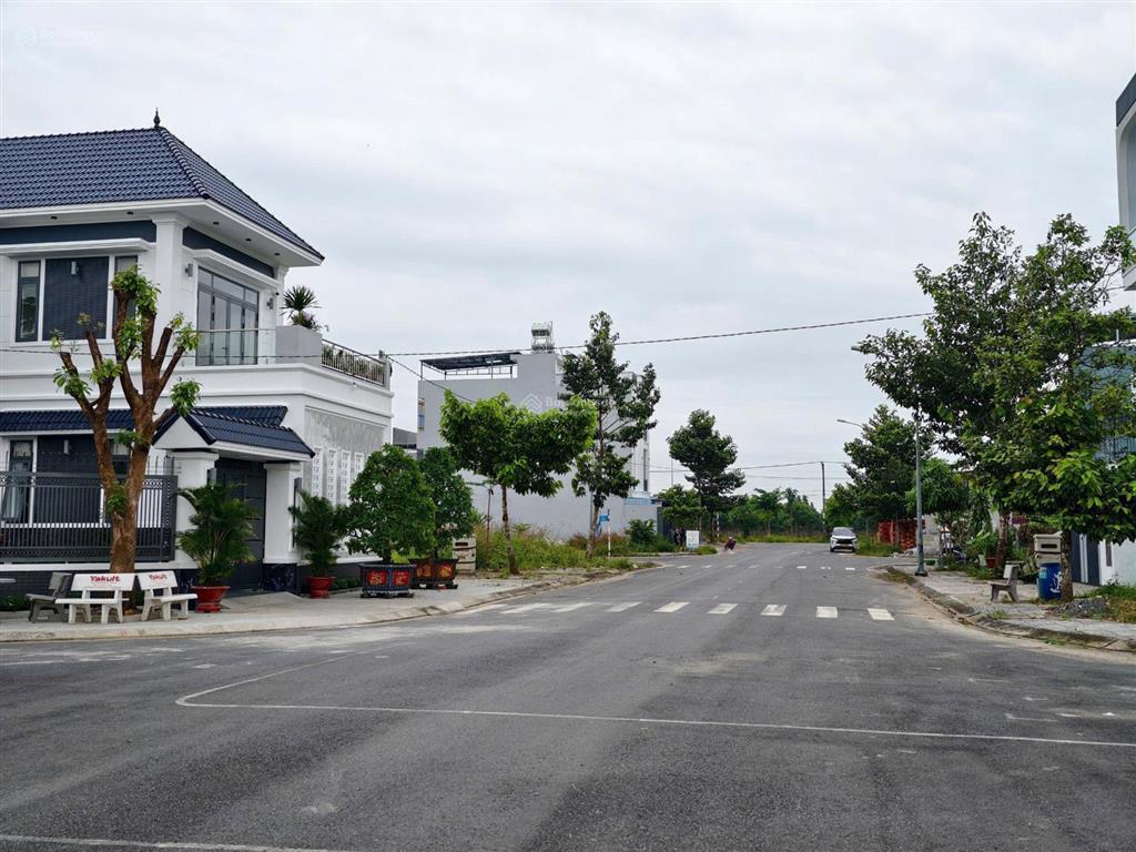 Bán gấp nền đất 95m ngay mtđ lê duẩn đối diện sân golf đn, dân cư đông đúc, giá 1 tỷ 7