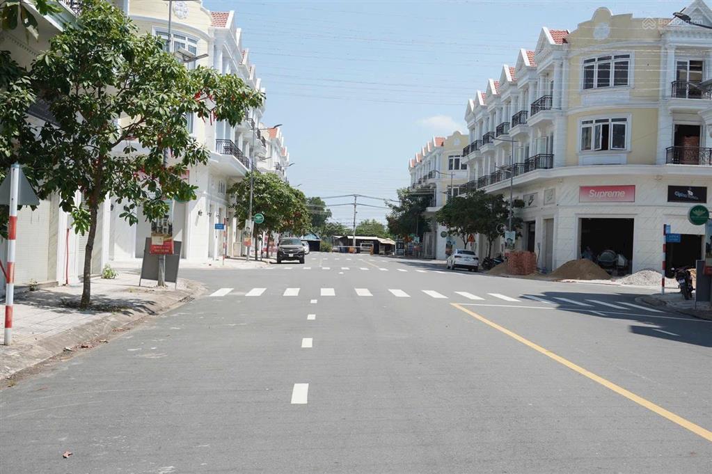 Chủ ra gấp! lô 90m2 ngay mtđ 25c nguyễn ái quốc ngay cổng chính sblt kdc đông đúc giá 1t9 shr