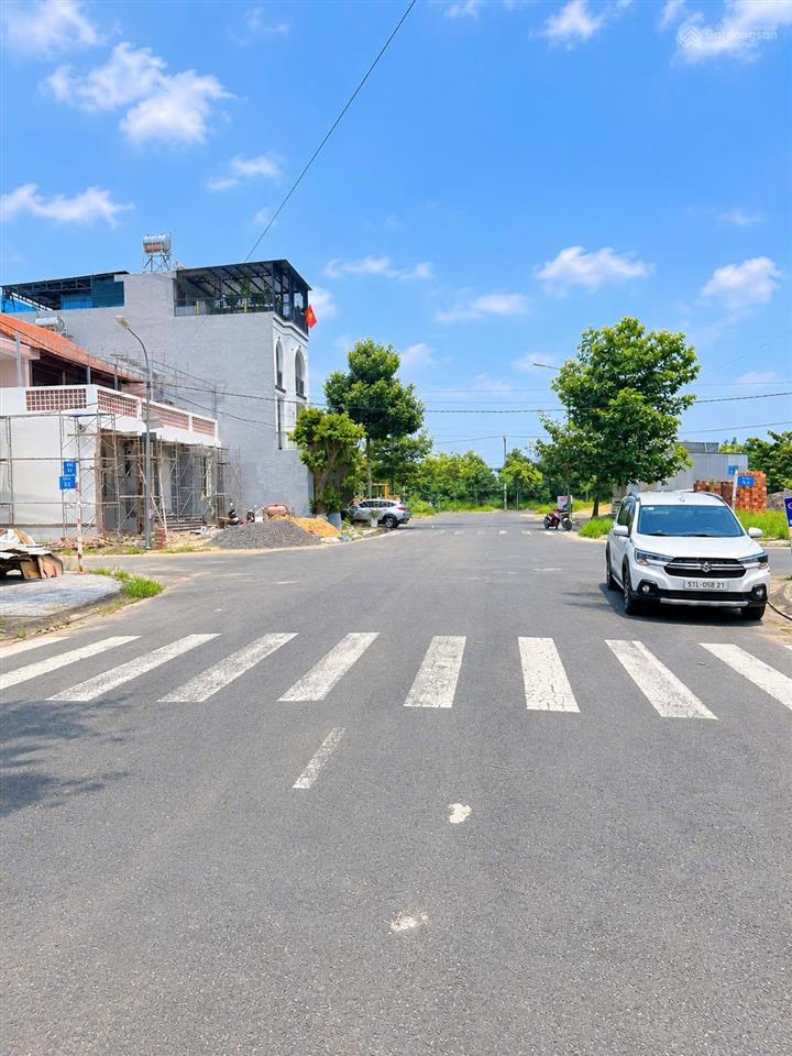 Chủ kẹt ra gấp lô 123m2 ngay tt long thành cách sân bay lt 10p kdc đông đúc giá 1t7 shr nở hậu