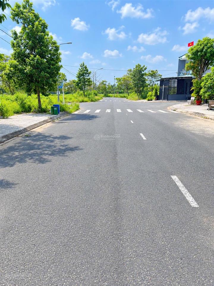 Chủ kẹt ra gấp lô 123m2 ngay tt long thành cách sân bay lt 10p kdc đông đúc giá 1t7 shr nở hậu