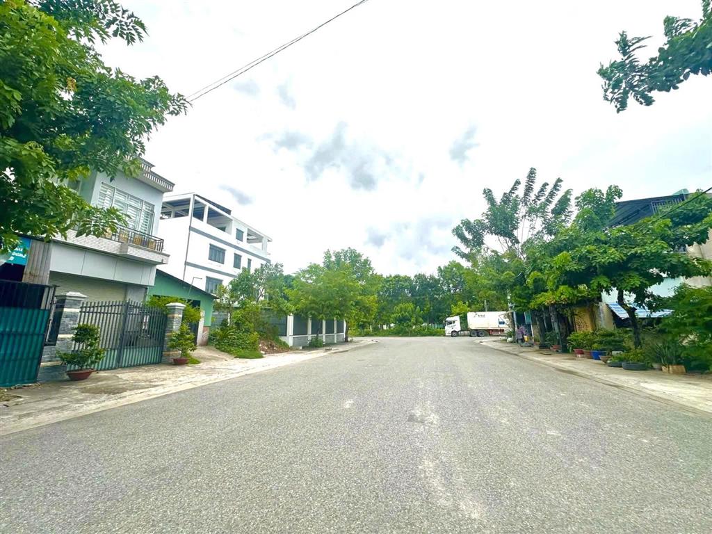 Chủ ra gấp lô ngay vđ3 nền 150m2 kdc đông đúc full thổ shr tiện ích đầy đủ giá 3t7