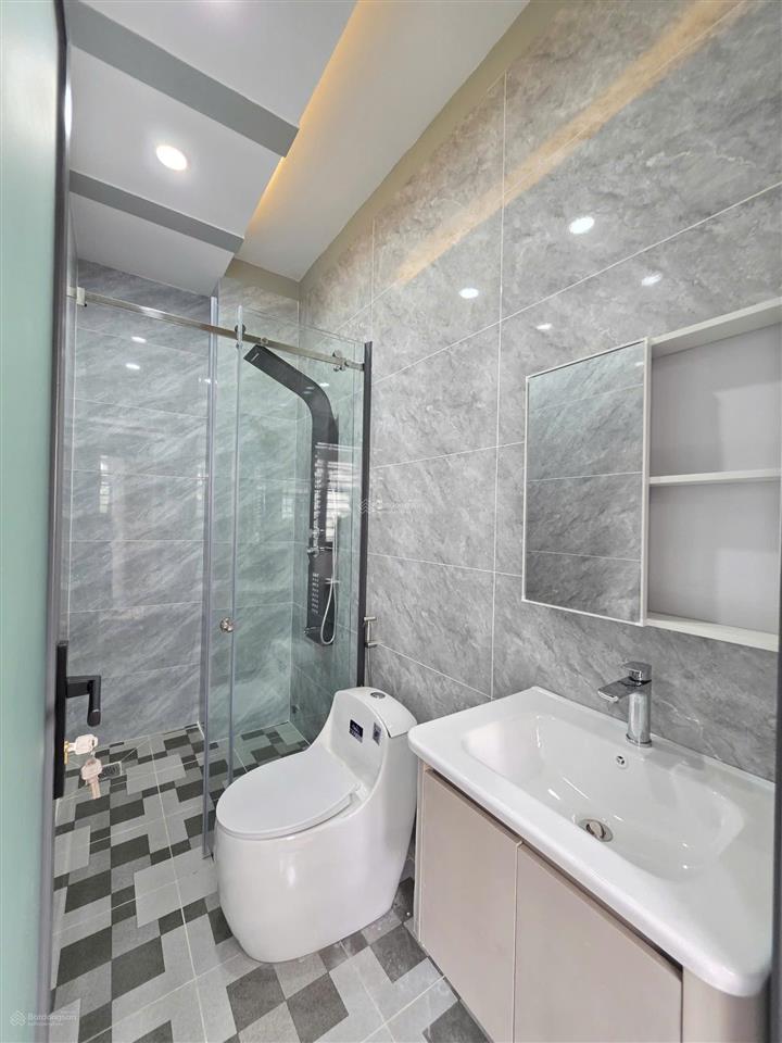 Bán nhà 2 mặt tiền 4 tầng, ngay quốc lộ 1k. gần đại học quốc gia tphcm, sổ hồng hoàn công