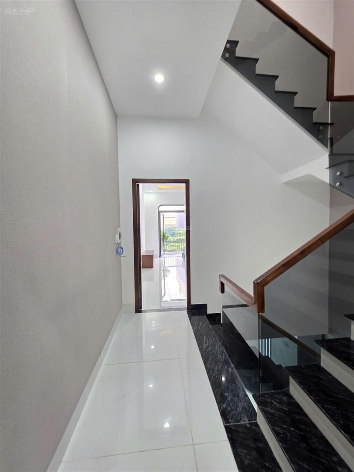 Bán nhà 3 tầng gần vòng xoay an phú, bình chuẩn, tphcm, sổ hồng hoàn công, full nội thất