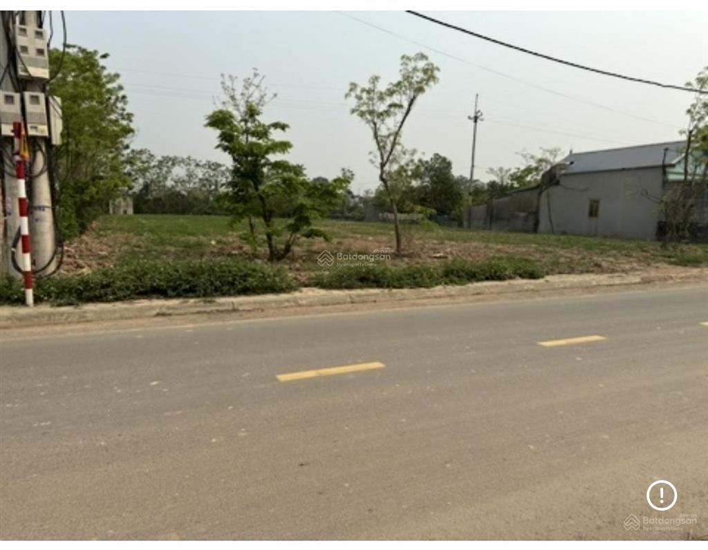 Bán đất chuyển đổi trồng cây lâu năm  dt 3000m  mt 30m, mặt đường trải nhựa  giá hơn 3triệu/m