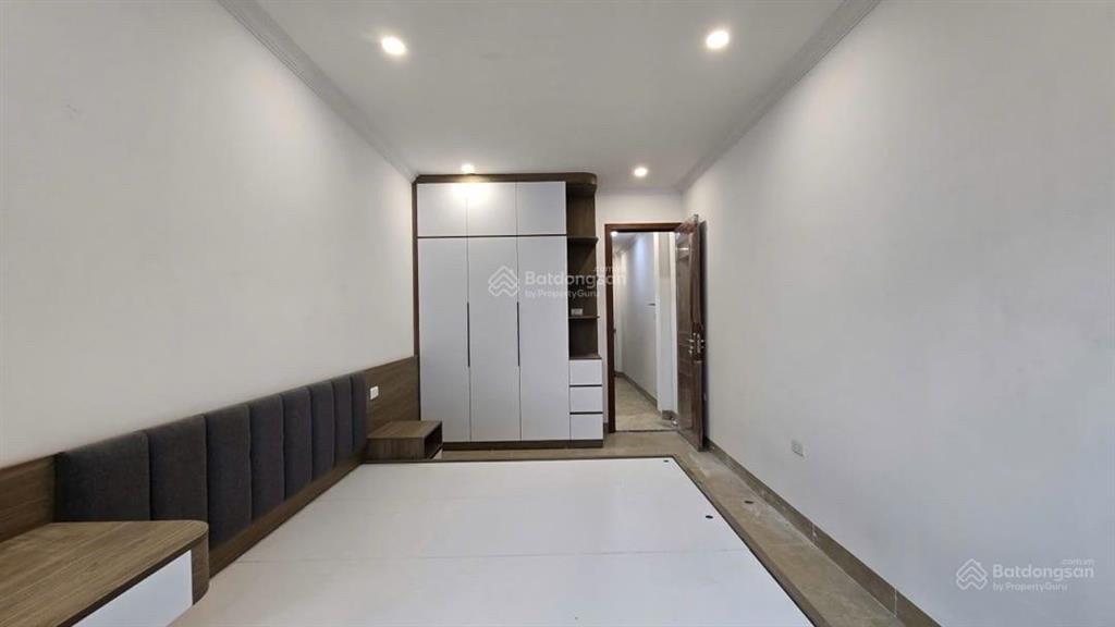Nhà mặt ngõ phan đình giót  hà đông  5 tầng  thang máy  gần ô tô