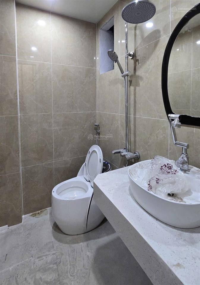 Nhà mặt ngõ phan đình giót  hà đông  5 tầng  thang máy  gần ô tô