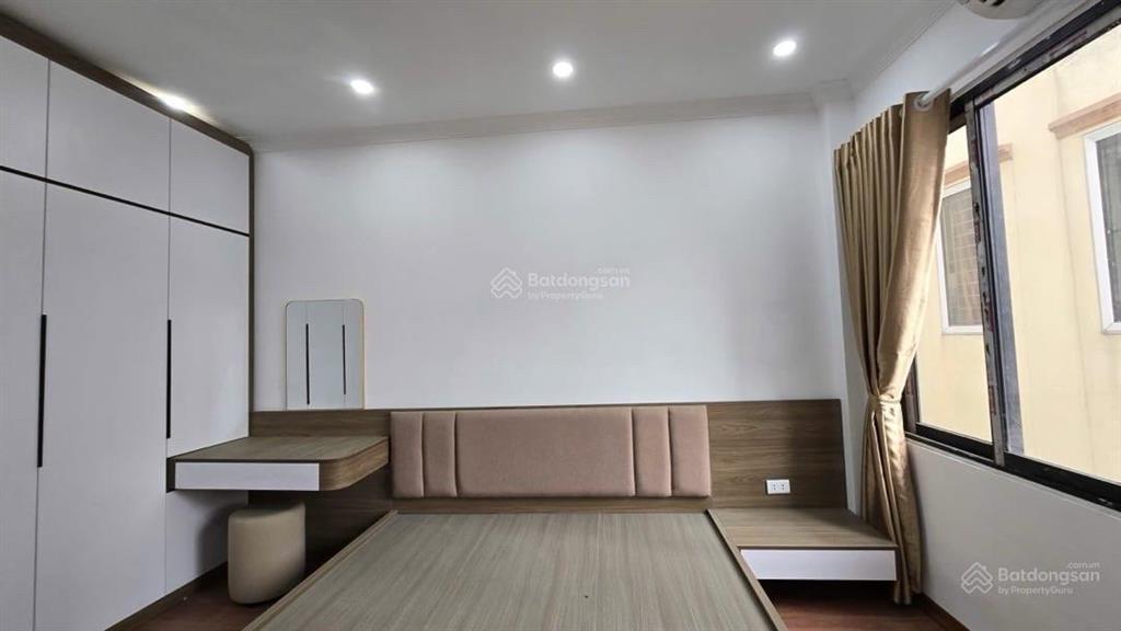 Nhà mặt ngõ phan đình giót  hà đông  5 tầng  thang máy  gần ô tô
