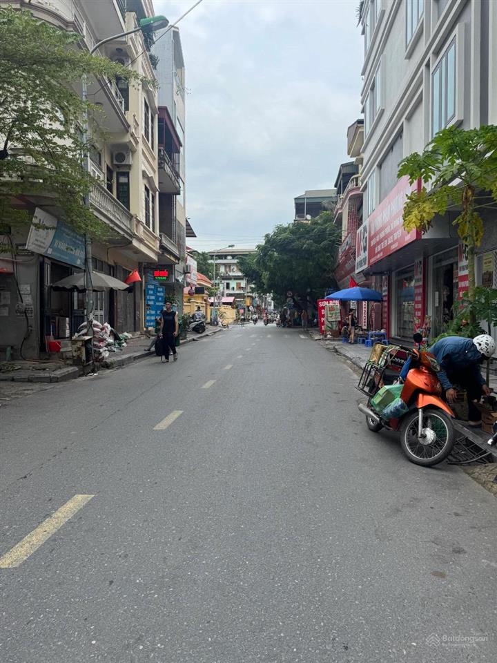 Nhà mới ngã 5 hà trì, dt 47m², 5 tầng, thang máy, lô góc, cách 10m ra phố, giá 12,5 tỷ