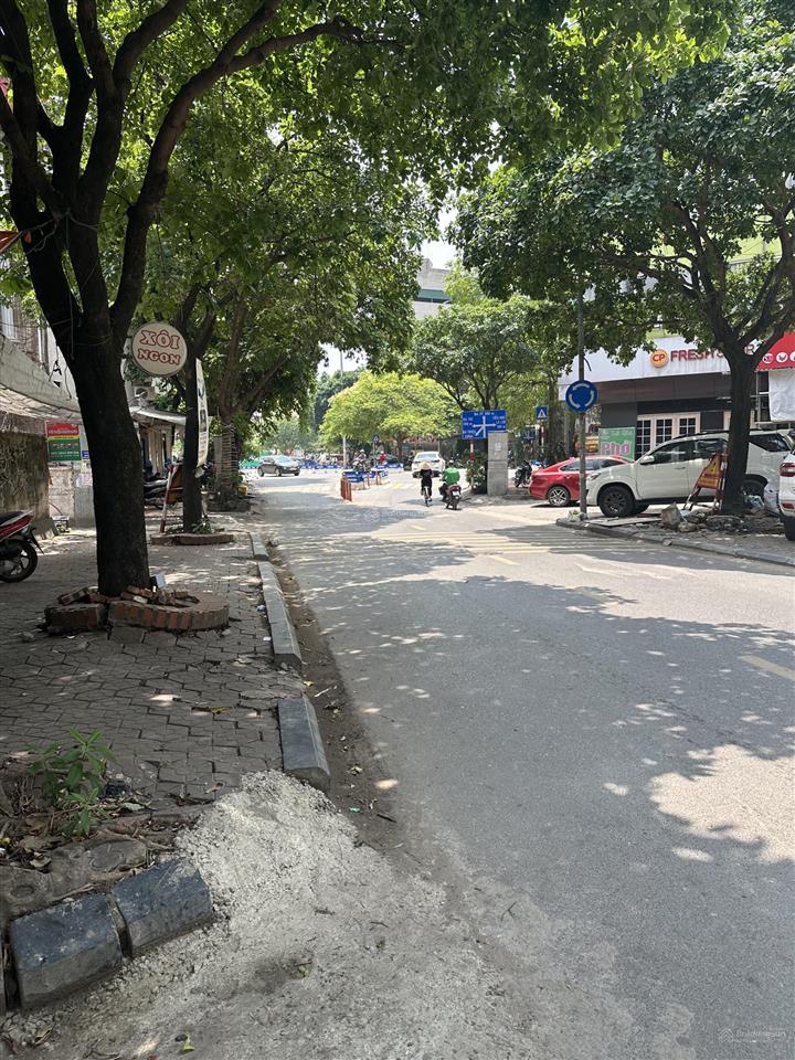 Nhà mới ngã 5 hà trì, dt 47m², 5 tầng, thang máy, lô góc, cách 10m ra phố, giá 12,5 tỷ