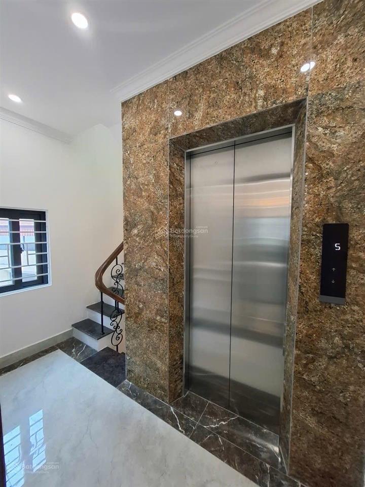 Nhà 5 tầng thang máy, mặt ngõ, trần phú, kinh doanh, gần ga văn quán, giá hơn 10 tỷ