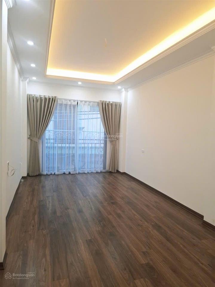 Nhà 5 tầng thang máy, mặt ngõ, trần phú, kinh doanh, gần ga văn quán, giá hơn 10 tỷ