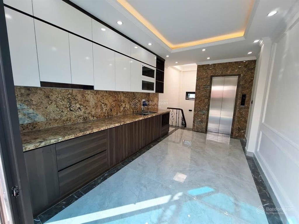 Nhà 5 tầng thang máy, mặt ngõ, trần phú, kinh doanh, gần ga văn quán, giá hơn 10 tỷ