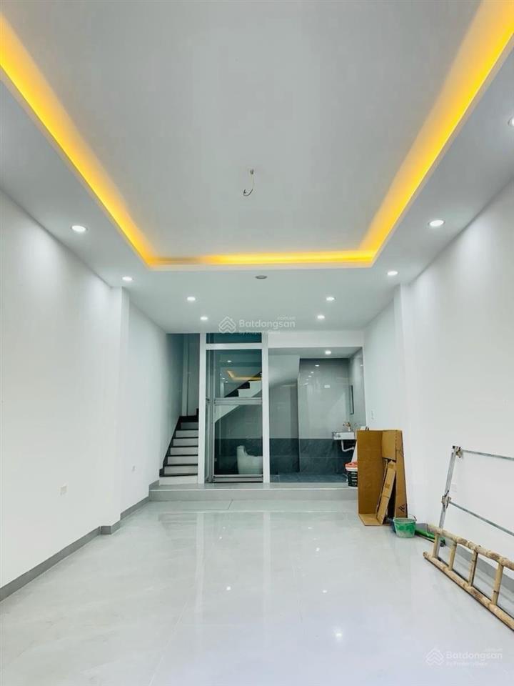 Nhà đẹp nguyễn văn trỗi, hà đông, dt 43,5m, 5 tầng, mt4, thang máy, ô tô đỗ cửa!