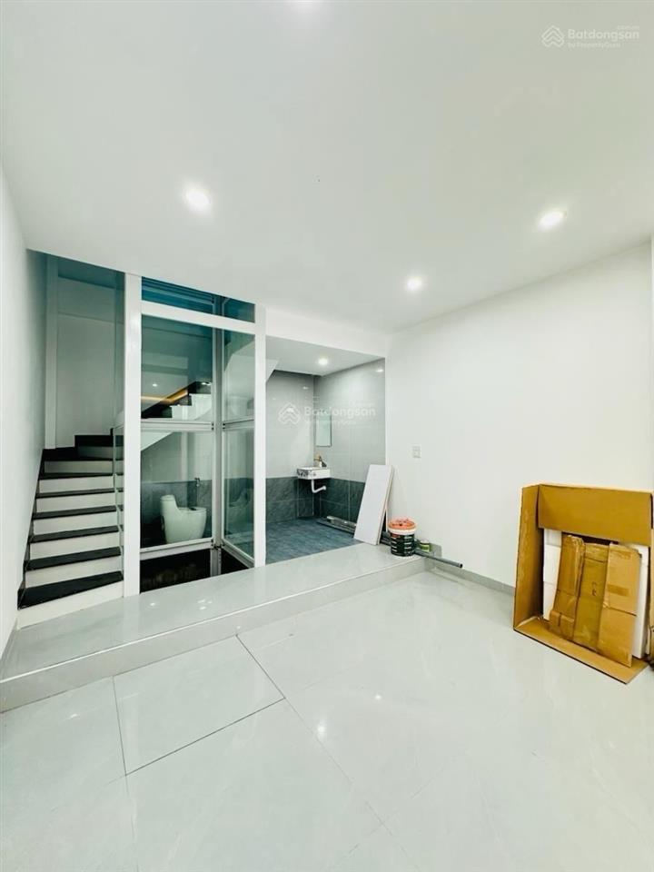 Nhà đẹp nguyễn văn trỗi, hà đông, dt 43,5m, 5 tầng, mt4, thang máy, ô tô đỗ cửa!