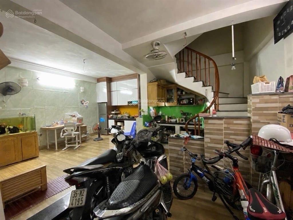 Bán gấp nhà lê trọng tấn, hà đông, dt 32m, 4 tầng, mặt tiền 4,6m, giá hơn 6 tỷ