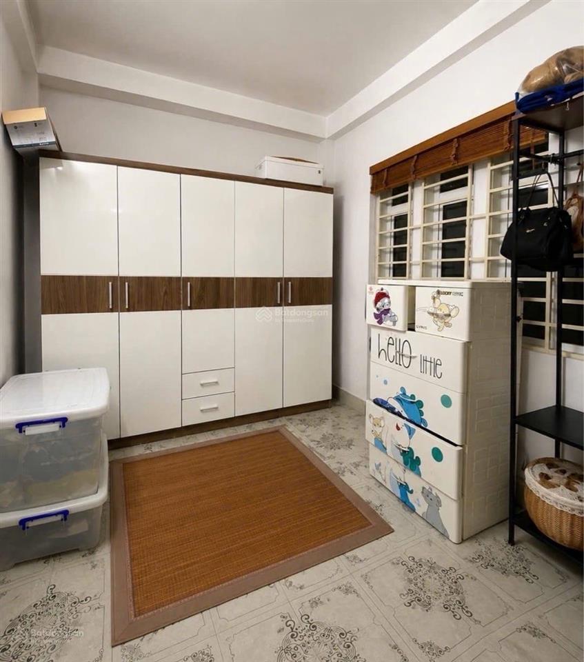 Bán gấp nhà lê trọng tấn, hà đông, dt 32m, 4 tầng, mặt tiền 4,6m, giá hơn 6 tỷ