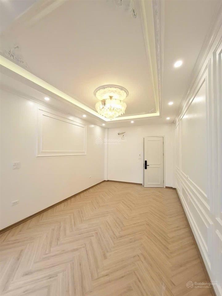 Nhà mới 5 tầng thang máy  mặt tiền rộng  ô tô đỗ cửa  kinh doanh tốt