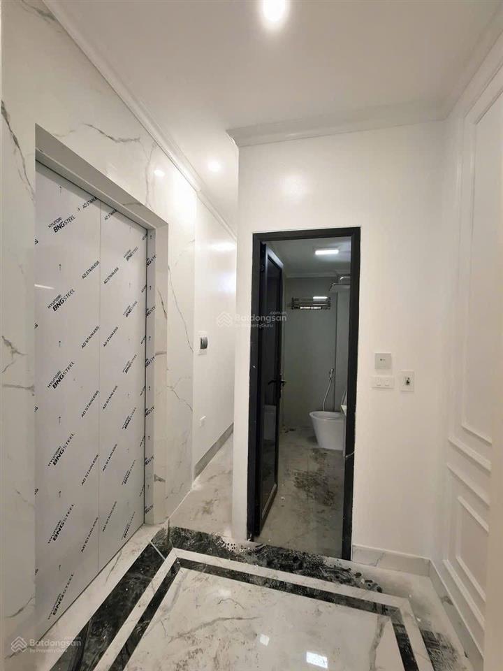 Nhà mới 5 tầng thang máy  mặt tiền rộng  ô tô đỗ cửa  kinh doanh tốt