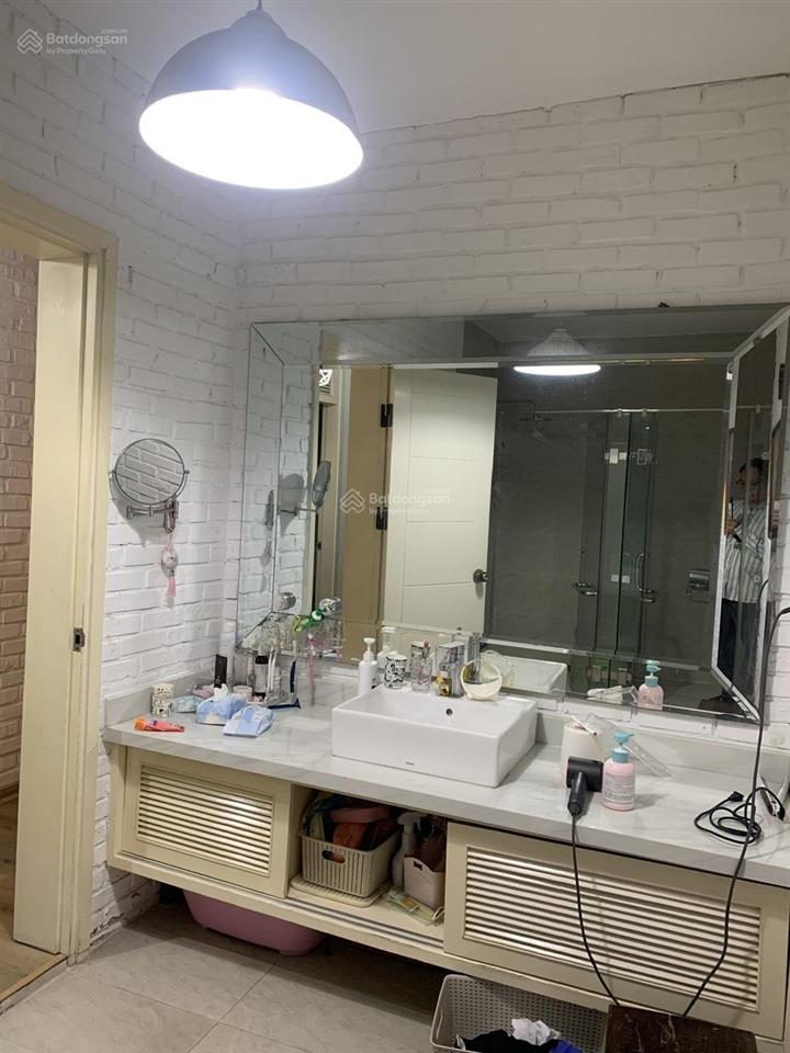 Bán căn hộ chung cư ct18 kđt việt hưng!!