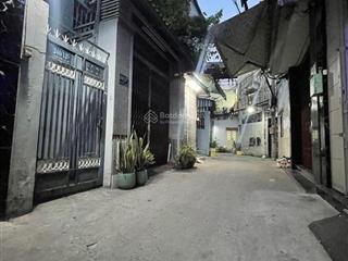 50m2 hẻm 3m sạch đẹp  3 tầng btct hoàn công  4 pn sân nhà để được 8 xe máy  giá chỉ 3 tỷ5