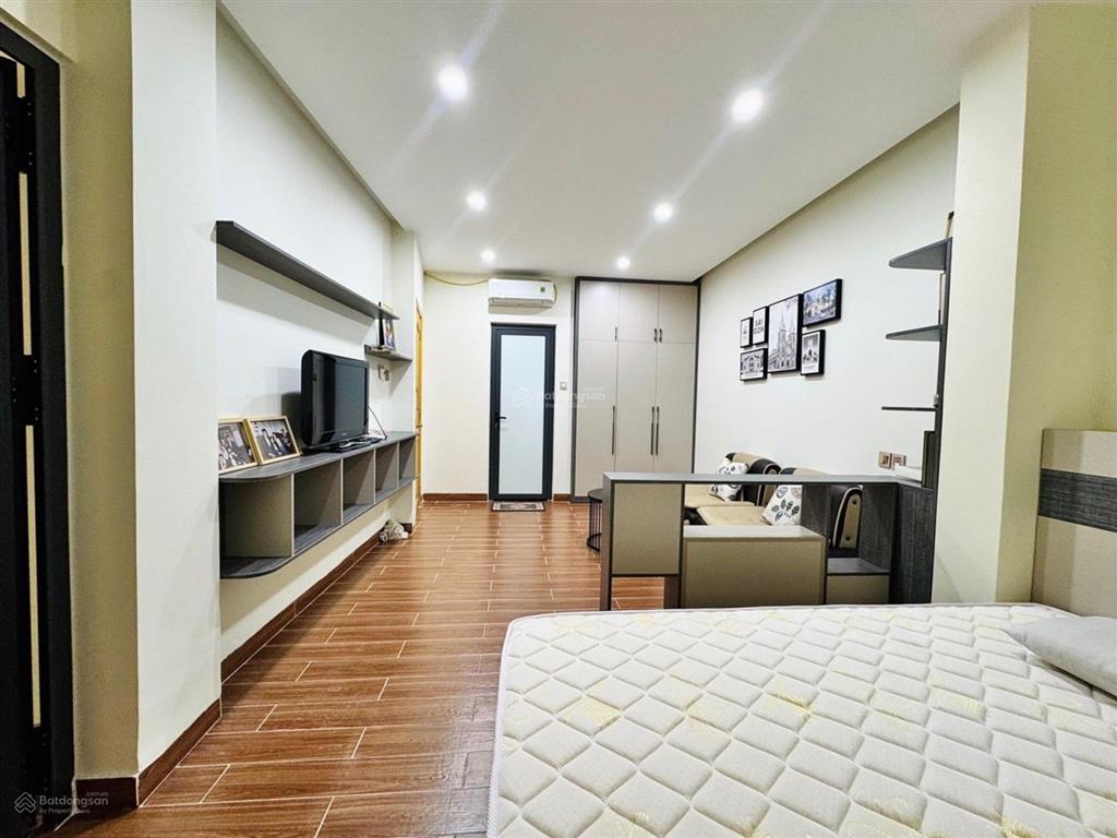 Siêu phẩm lâm văn bền  80m2  4 tầng btct phù hợp gia đình lớn  đường 5m  giá tốt 9.499 tl