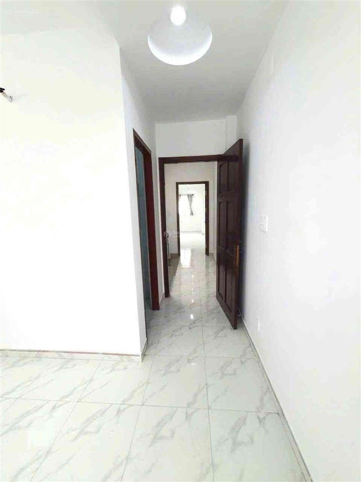 Nhà đẹp ngay chợ phạm thế hiển 3 tầng đúc btct 4pn  shr hoàn công đầy đủ, 6.85 tỷ tl