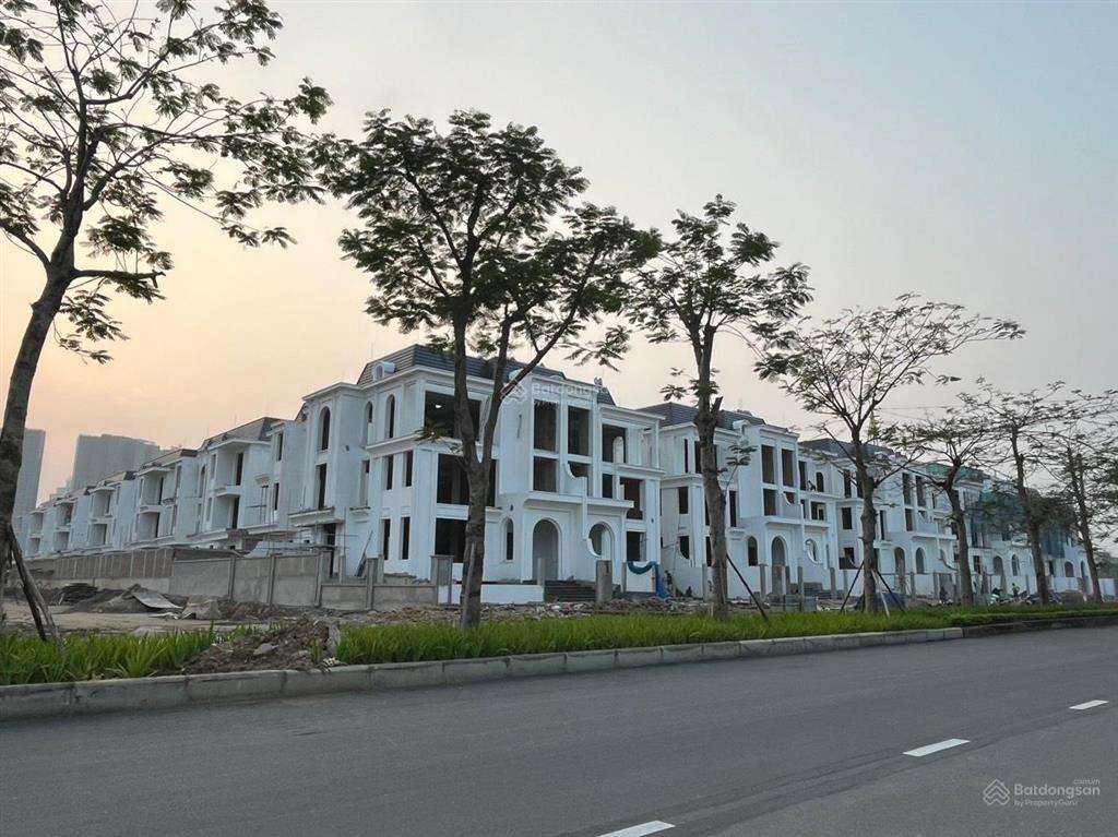 Mới ra căn liền kề mặt vườn hoa 140m2 khu k4 giá 49 tỷ  0915 568 ***