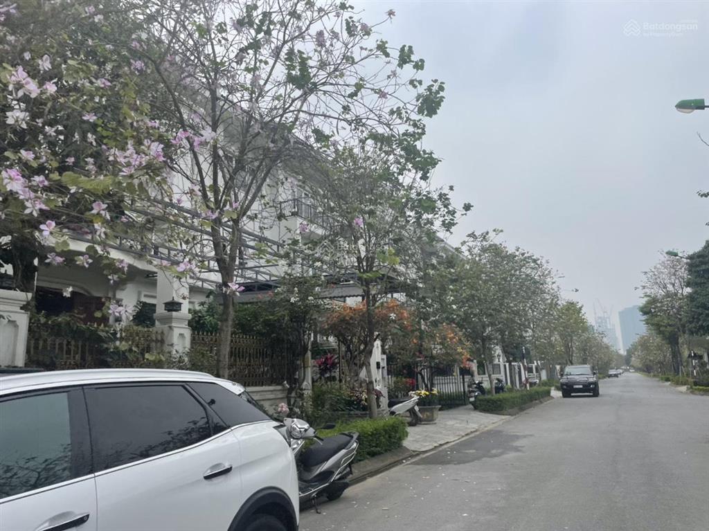 Mới ra căn liền kề mặt vườn hoa 140m2 khu k4 giá 49 tỷ  0915 568 ***