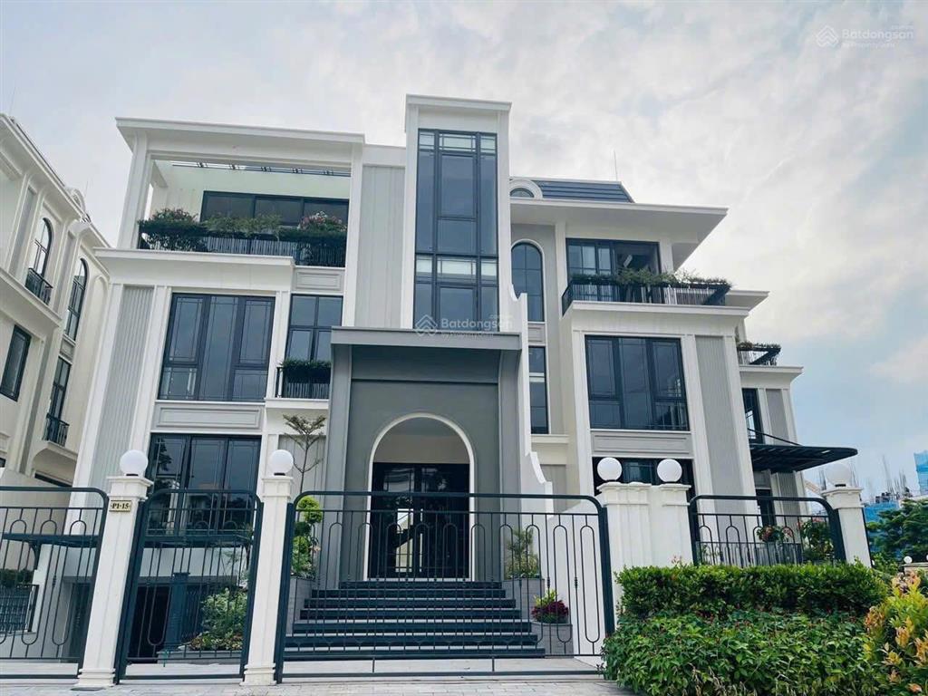 Suất ngoại giao khu p ciputra mặt vườn hoa 120m2  42 tỷ