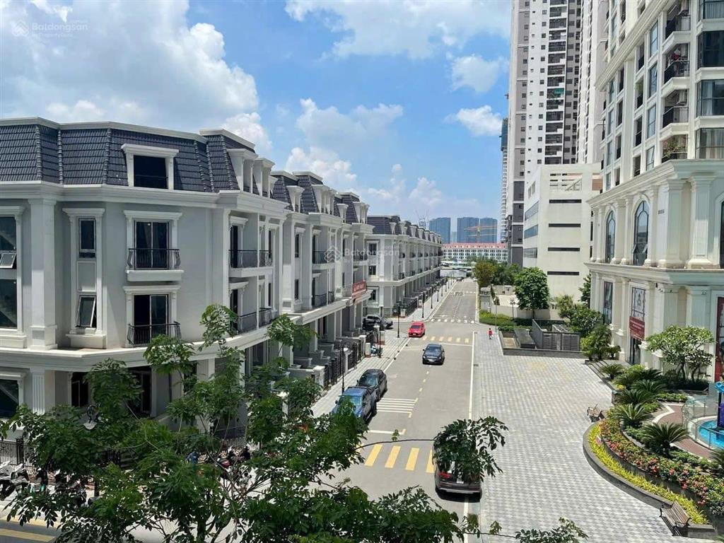 Mới ra căn liền kề tây hồ mặt đường 30m, giá 34 tỷ