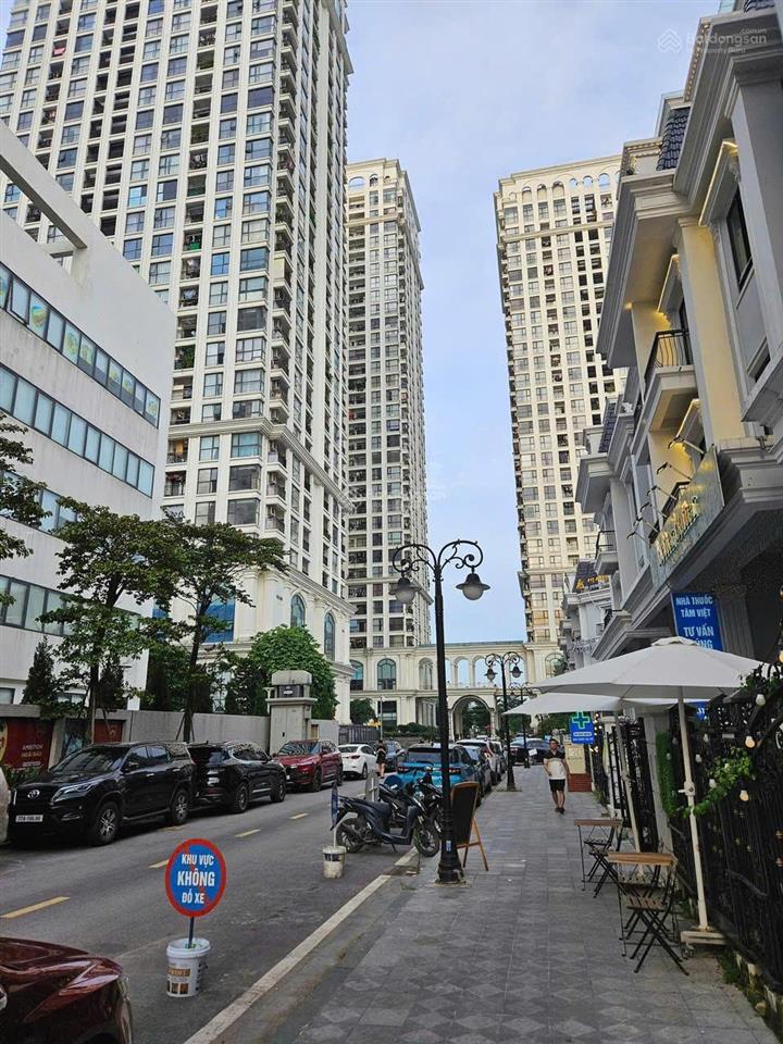 Mới ra căn liền kề tây hồ mặt đường 30m, giá 34 tỷ