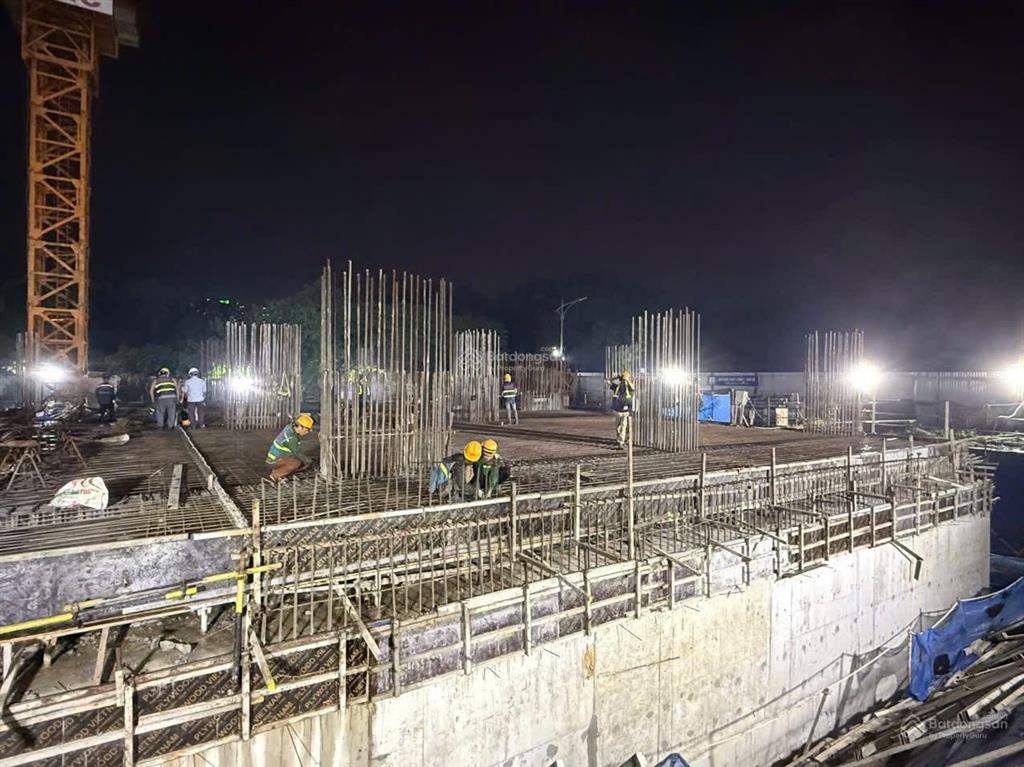 Chính chủ mua đợt 1 cần chuyển nhượng gấp hđmb căn hộ 72m2 tầng cao tại jade square.  0915 568 ***