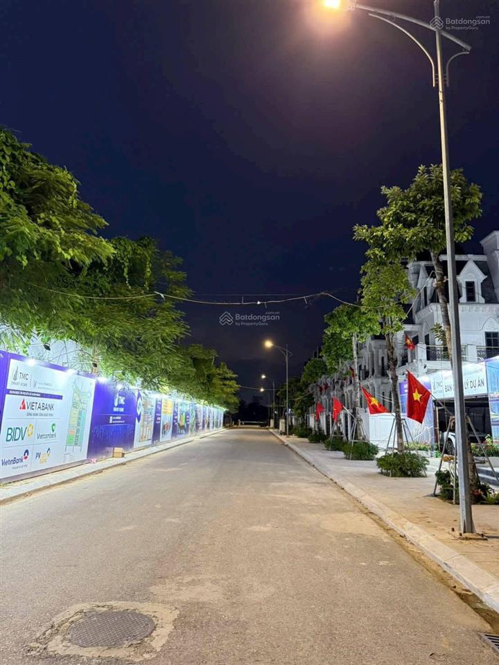Chính chủ mua đợt 1 cần chuyển nhượng gấp hđmb căn hộ 72m2 tầng cao tại jade square.  0915 568 ***